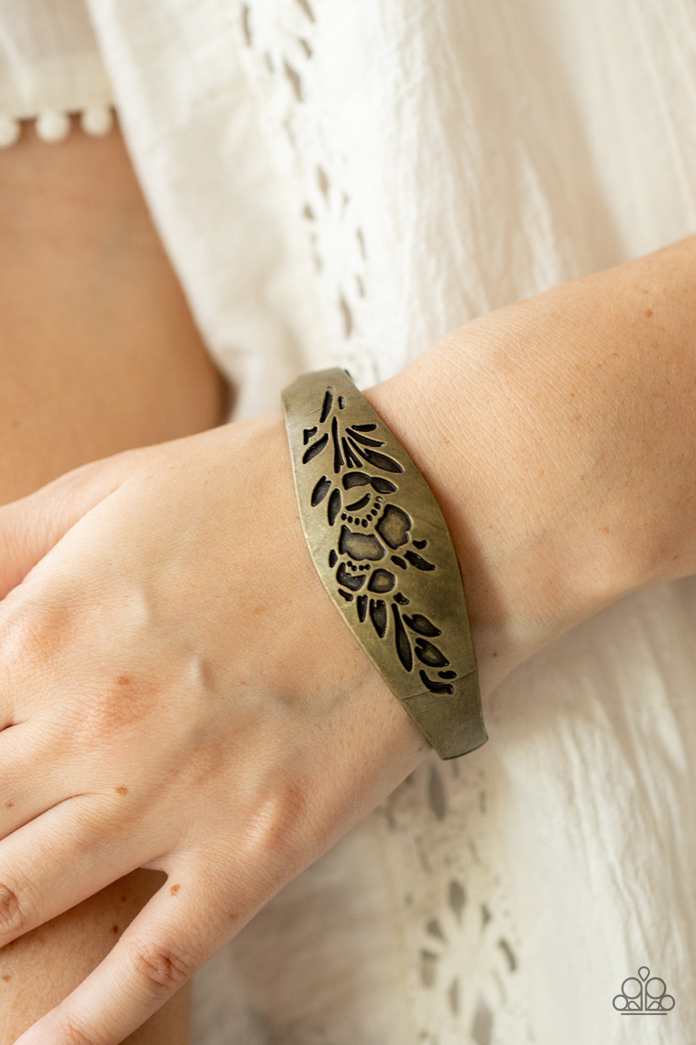 Fond of Florals - Brass