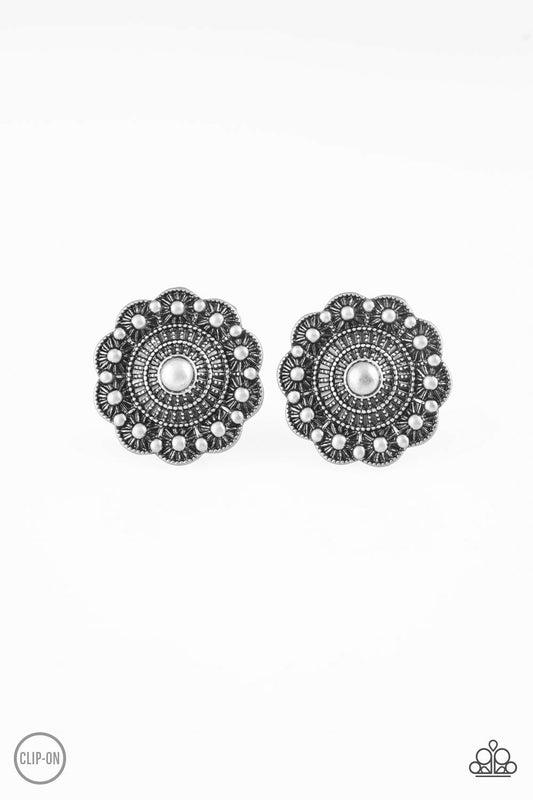 Paparazzi Foxy Flower Gardens - Silver Clip On